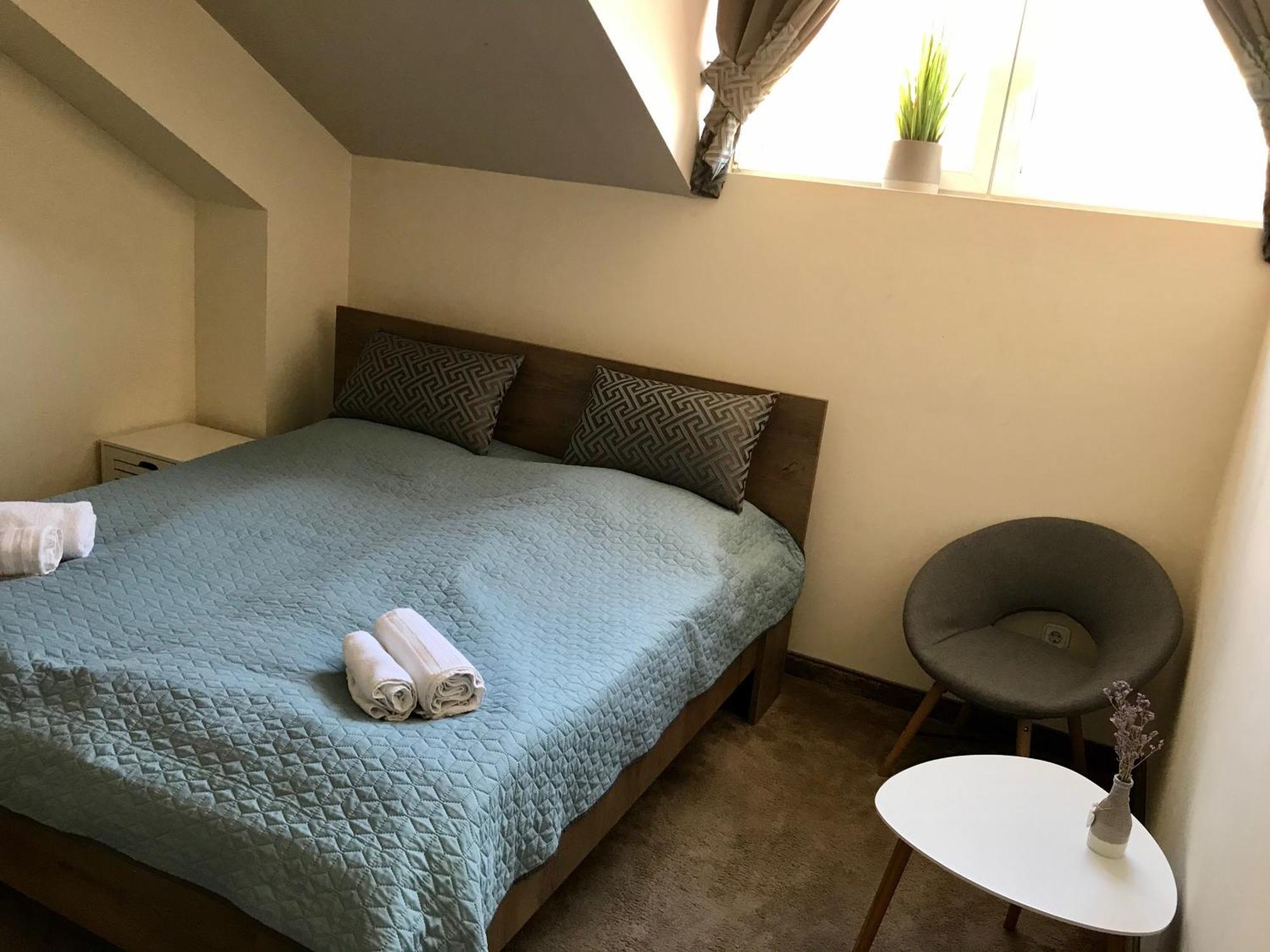 Sempre Etterem Es Panzio Bed & Breakfast Szekesfehervar Exterior photo